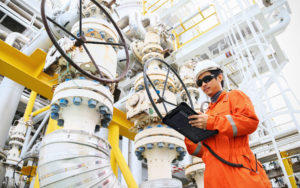 Oil & Gas engineer with Durabook Rugged Tablet